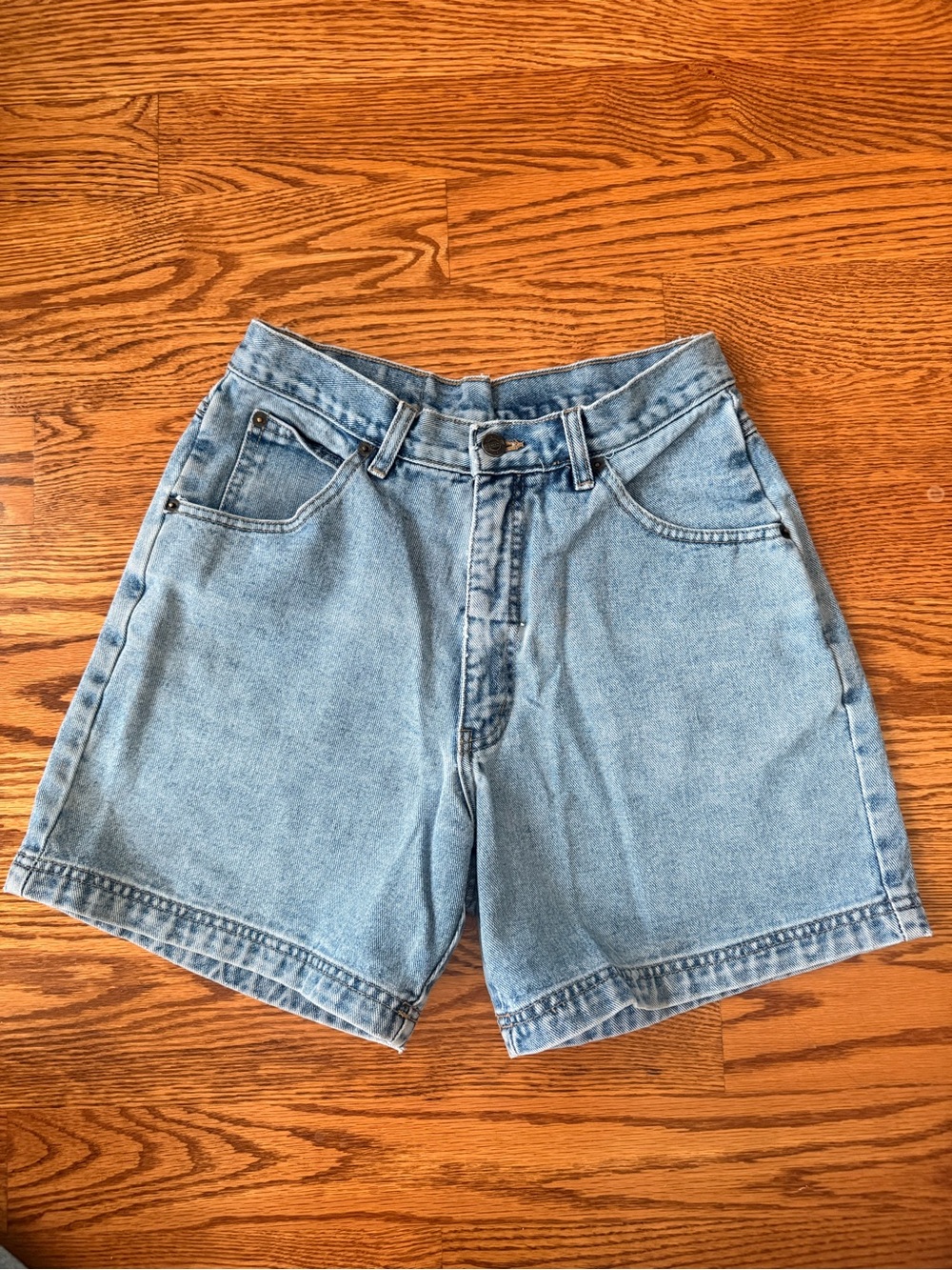 Vintage High Waisted Denim Shorts Light Wash Relaxed Fit Mom Shorts | 90s Style